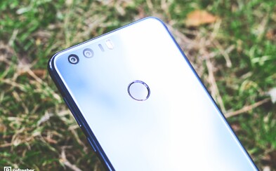 Nebojí se ani vlajkových lodí. Elegantní Honor 8 má vše, co od moderního smartphonu můžeš očekávát (Recenze) Nebojí se ani vlajkových lodí. Elegantní Honor 8 má vše, co od moderního smartphonu můžeš očekávát (Recenze)