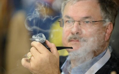 Nebuď sobec a přestaň kouřit. Nezabereš nemocniční lůžko v krizové době Nebuď sobec a přestaň kouřit. Nezabereš nemocniční lůžko v krizové době