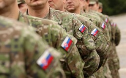 Nechceš bojovať v prípadnej vojne? Do konca januára môžeš odmietnuť nasadenie na front, bol by si zdravotníkom či zásobovačom