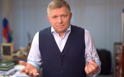 Nedeľný komentár: Fico už bráni aj Bödöra, lopatu po Sulíkovi preberá Remišová
