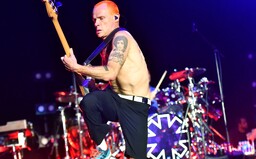 Nejlepší alba týdne: Red Hot Chili Peppers nepřekvapili, Miley Cyrus potěšila fanoušky a o slovo se hlásí i Harry Styles