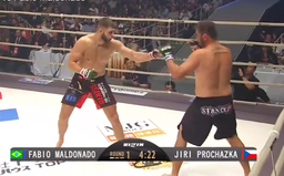 Nejlepší český MMA bojovník Jiří Procházka vyhrává další zápas! Soupeře ukončil v 1. kole