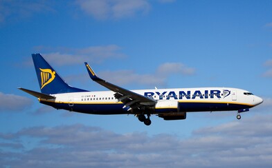Největší evropská aerolinka Ryanair přidá v Praze 8 nových linek. Očekává zdvojnásobení počtu cestujících a prudký pokles cen letenek Největší evropská aerolinka Ryanair přidá v Praze 8 nových linek. Očekává zdvojnásobení počtu cestujících a prudký pokles cen letenek