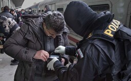 Největší loupež na České poště nemá dodnes viníka. Trest za krádež 28,5 milionů korun tehdy odnesli její zaměstnanci
