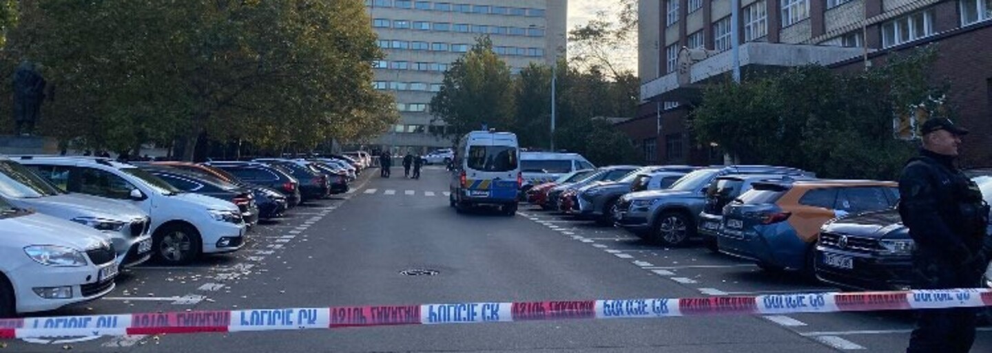 Někdo opět nahlásil bombu na VŠE. Policie musela evakuovat stovky lidí