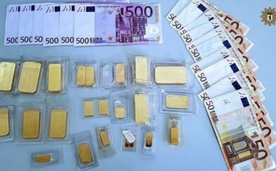 Nemec našiel kufrík plný bankoviek a zlata, ale hneď ho odniesol na políciu. Z viac ako 33-tisíc eur dostane aj svoj podiel Nemec našiel kufrík plný bankoviek a zlata, ale hneď ho odniesol na políciu. Z viac ako 33-tisíc eur dostane aj svoj podiel