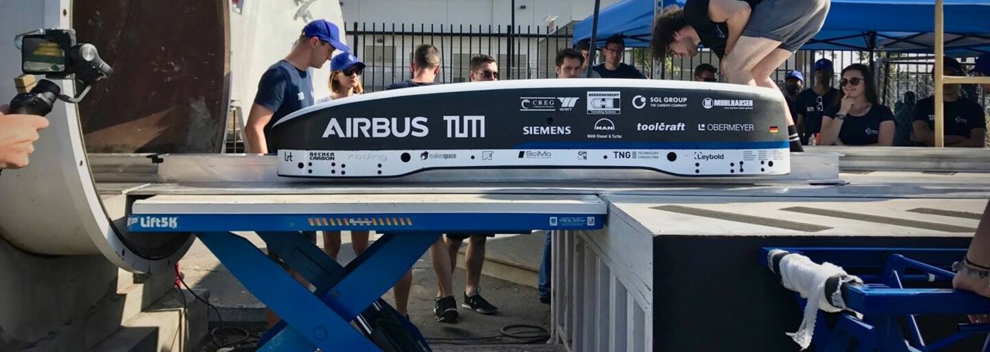 Nemeckí študenti vyhrali prestížnu súťaž SpaceX. Hyperloop pod, ktorý zhotovili, išiel viac ako 320 km/h