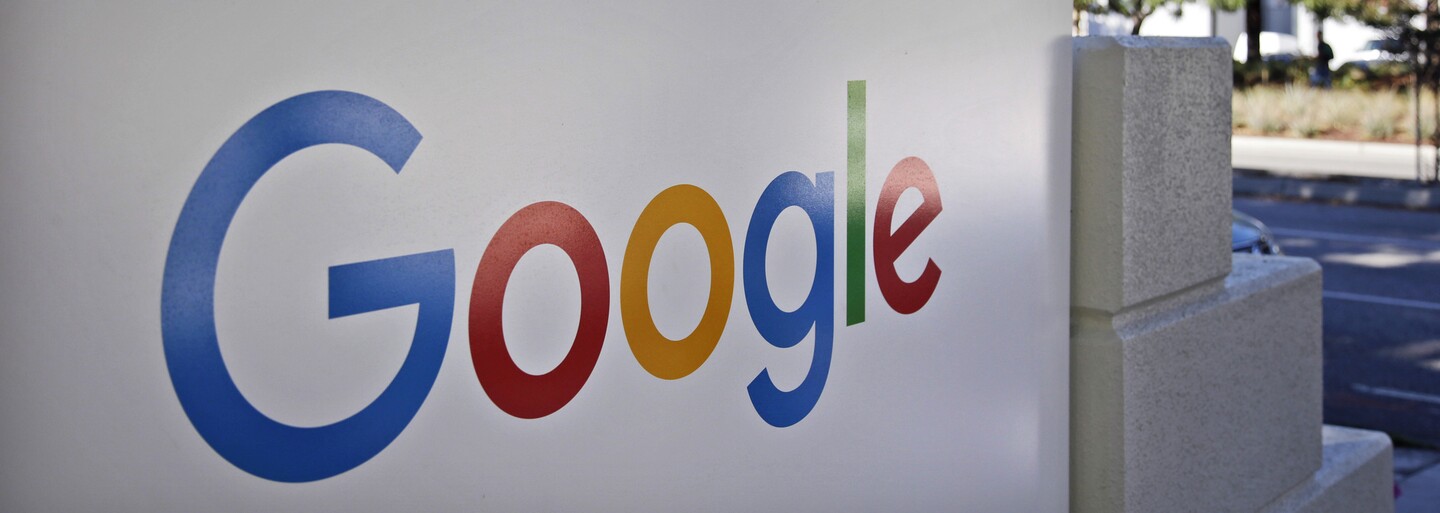 Netflix, Facebook, Google a ďalšie americké firmy chcú od zamestnancov potvrdenie o očkovaní. Inak nemôžu vojsť do kancelárie