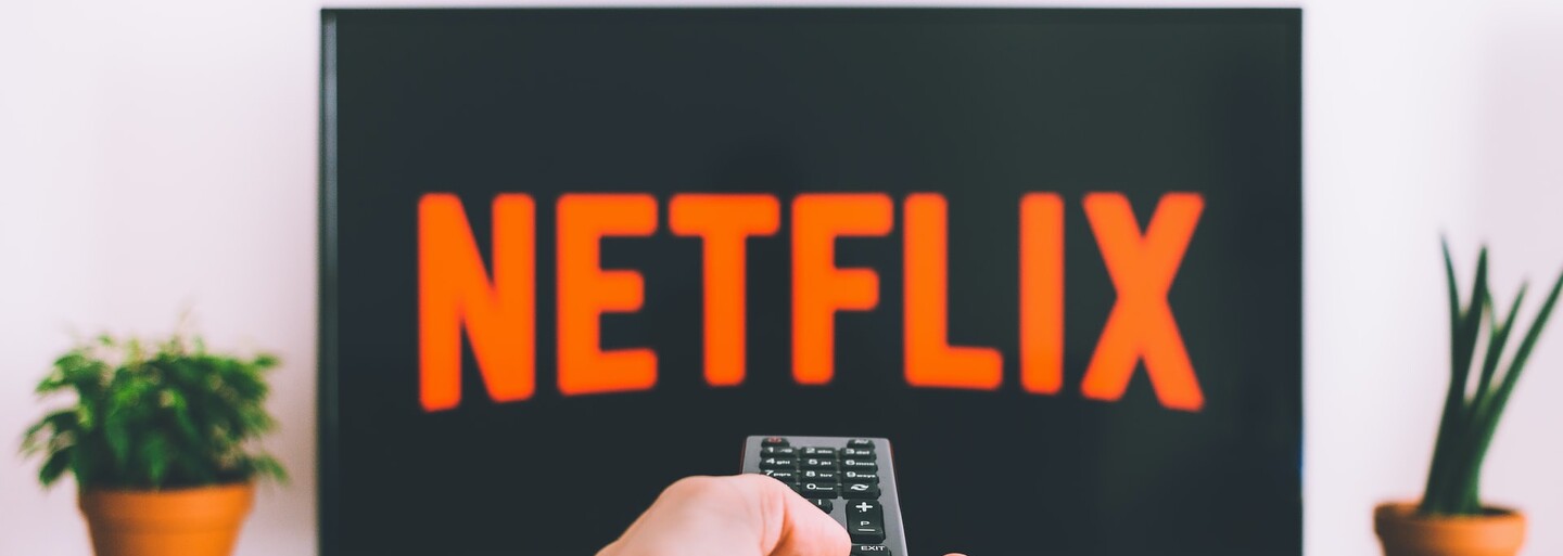 Netflix poprvé po 10 letech ztratil předplatitele. Oproti začátku roku jich má o 200 tisíc méně