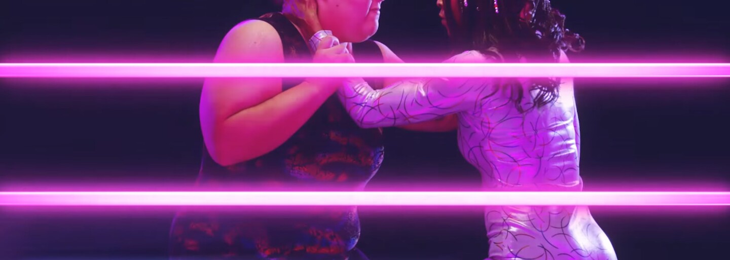 Netflix v létě přinese seriál o ženském wrestlingu odehrávající se v 80. letech