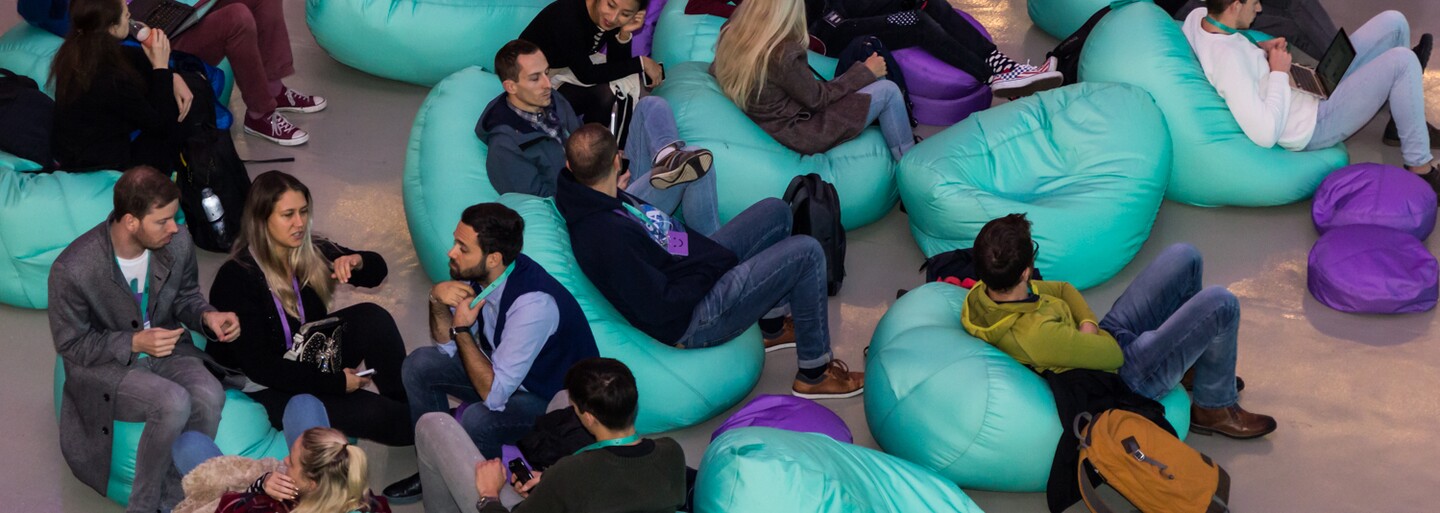 Netradičný festival IBM FEST prilákal množstvo mladých ľudí. Súčasťou boli zaujímavé workshopy a interaktívne novinky zo sveta IT