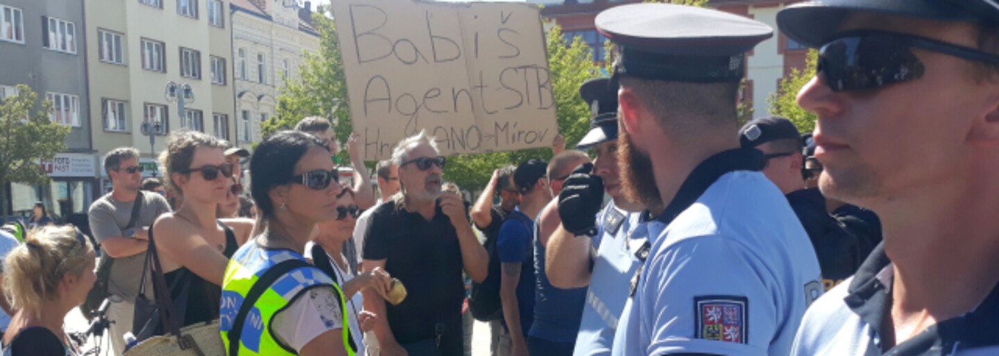 Neuniformovaní policejní ochránci Babiše zaklekli školáka. Bude je vyšetřovat GIBS