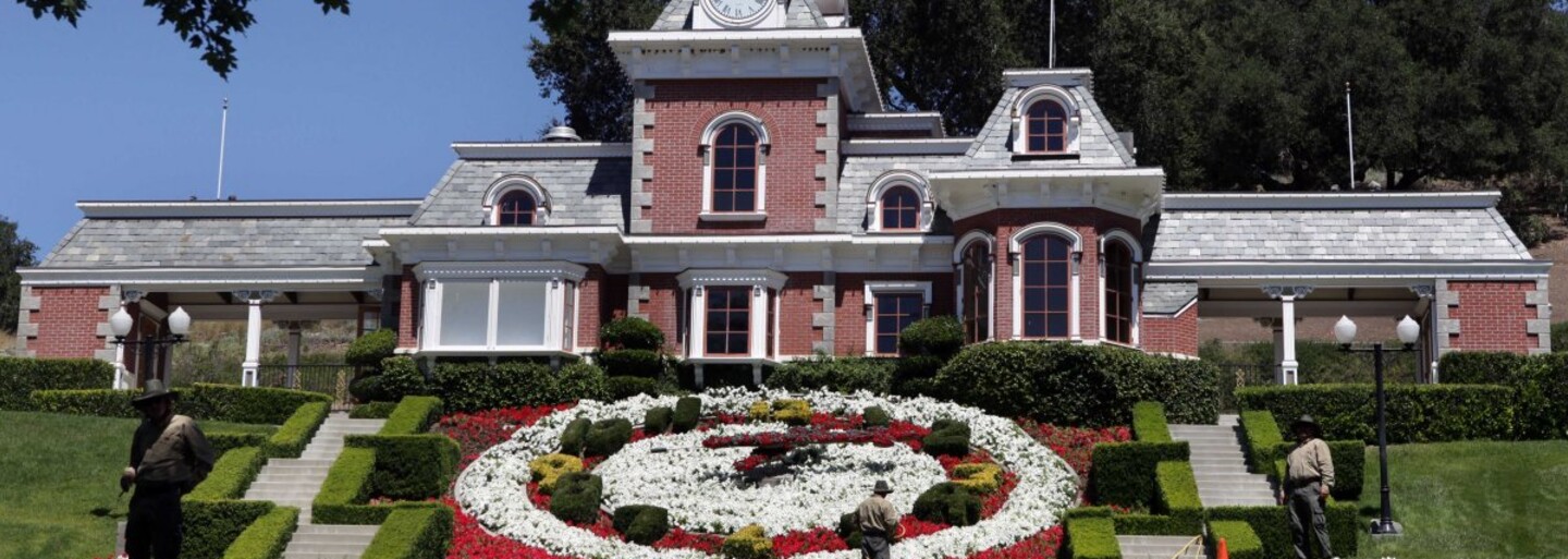Neverland Michaela Jacksona je na prodej za 90 milionů eur. Co vše království popové legendy ukrývá?