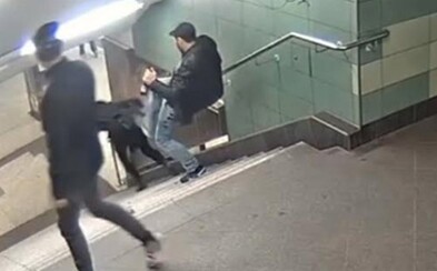 Nevinnú ženu skopol zo schodov, spoluväzni ho za to brutálne dobili. Dozvedeli sa, čo urobil a pripravili si preňho pomstu aj za jeho obeť Nevinnú ženu skopol zo schodov, spoluväzni ho za to brutálne dobili. Dozvedeli sa, čo urobil a pripravili si preňho pomstu aj za jeho obeť