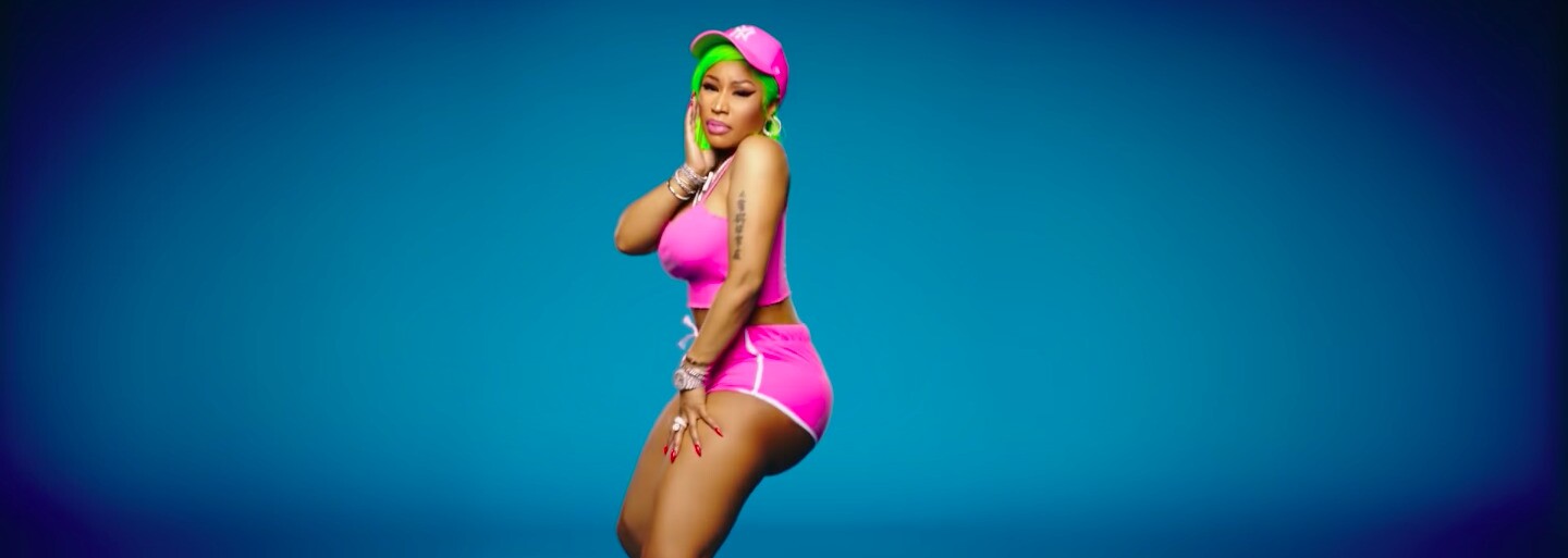 Nicki Minaj rapuje o sexu se všemi americkými rapery. S Kanye Westem, Tekashim i Drakem si zahrála loutkové divadlo