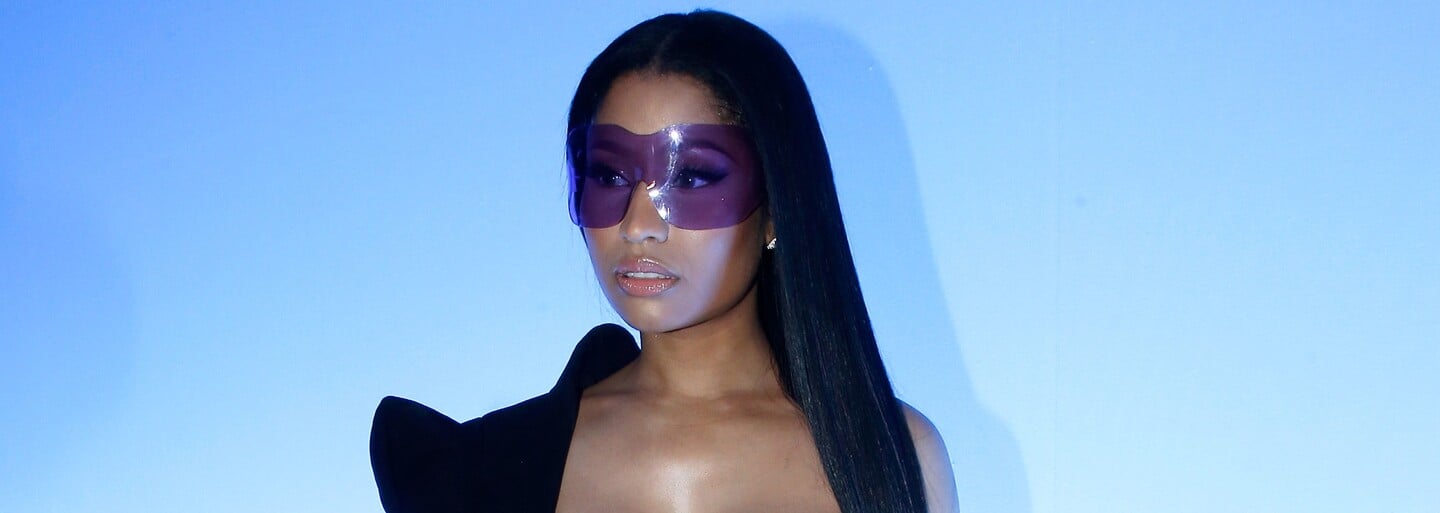 Nicki Minaj ukázala ňadro na pařížském týdnu módy. V odvážném outfitu si zakryla jen bradavku