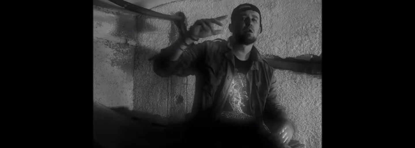 Nie si super, si len vešiak na Supreme. Delikovi je ukradnutý uvedomelý rap