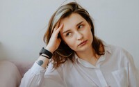 Nikdy nejsi doma, nepomáháš mi, v kuse jsi na mobilu! Jak reagovat na nejčastější výtky tvých rodičů