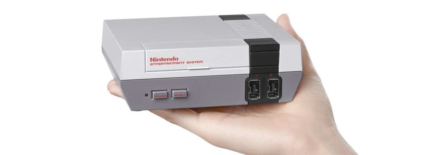 Nintendo oživilo legendárnu konzolu NES. Novinka má klasický dizajn a 30 integrovaných hier