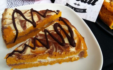 Nízkokalorický tříbarevný cheesecake s množstvím bílkovin si zamiluješ (Recept) Nízkokalorický tříbarevný cheesecake s množstvím bílkovin si zamiluješ (Recept)