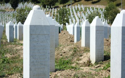 Nizozemsko se omluvilo za své selhání při genocidě ve Srebrenici
