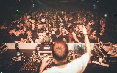 Nobodyho Addict ovládne tuto sobotu pražskou Náplavku. Sedmé pokračování se bude konat na třech patrech lodi Cargo Gallery Nobodyho Addict ovládne tuto sobotu pražskou Náplavku. Sedmé pokračování se bude konat na třech patrech lodi Cargo Gallery