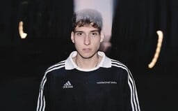 NobodyListen má prý materiál na 10 alb. Během karantény vytvořil spolu s dalšími DJs unikátní set, který teď můžeš vidět