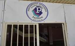 Nočná Bratislava je oveľa nebezpečnejšia ako psychiatria. Strávili sme tri dni v pezinskej nemocnici, kde liečia duševne chorých