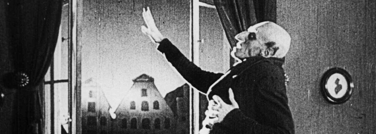 Nosferatu z roku 1922 sa dočká novej verzie. Na režisérsku stoličku sa posadí režisér Čarodejnice Robert Eggers