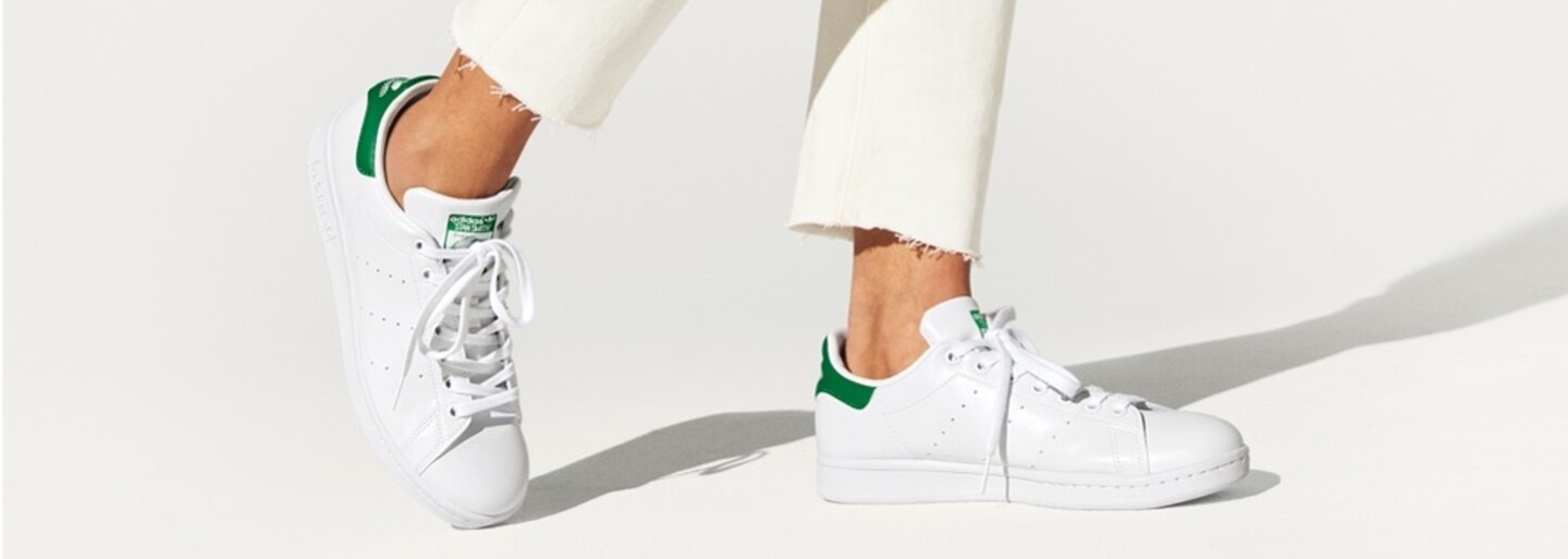 Nosí je Kanye West, Pharrell i tvůj děda, a mají zápis v Guinnessovce. Představujeme legendární tenisky adidas Stan Smith