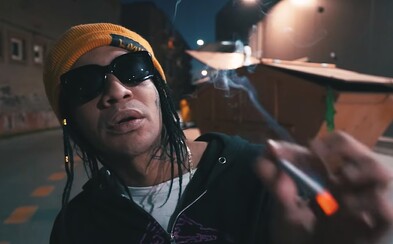 Fobia Kid nosil dva roky stejné boty, máma ho vyhodila z domu a křičeli na něj, aby se vrátil do Afriky Fobia Kid nosil dva roky stejné boty, máma ho vyhodila z domu a křičeli na něj, aby se vrátil do Afriky