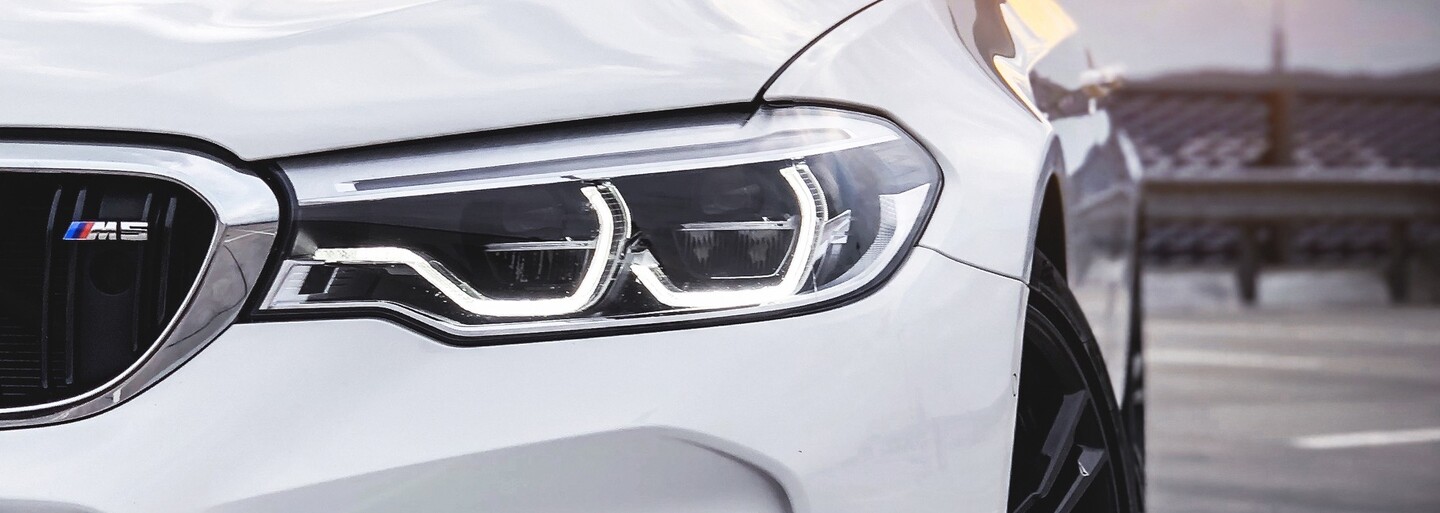 Nová 600koňová M5 je dokonalé auto, kterých na trhu moc není. Proč?