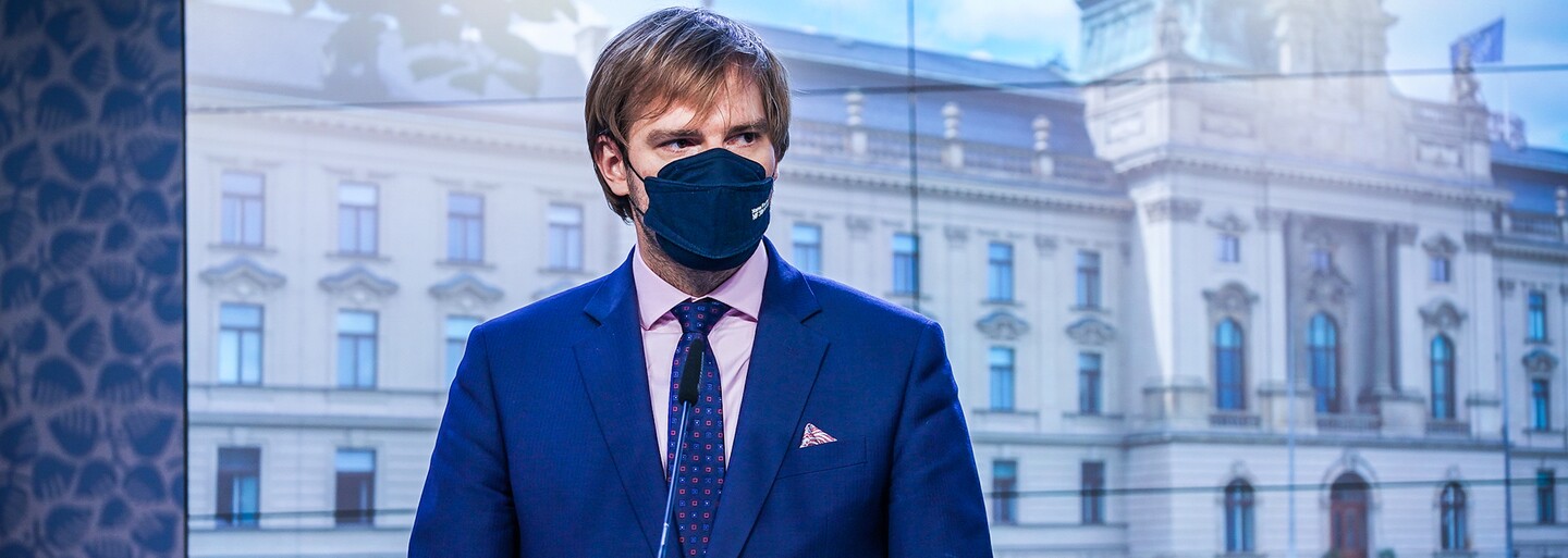 Nová opatření: Vláda zakázala vánoční trhy, hospody musí zavřít ve 22 hodin a bude omezen počet lidí na akcích