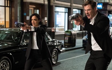 Nová verze Men in Black dorazila s prvním obrázkem. Duo agentů si zahrají Chris Hemsworth a Tessa Thompson Nová verze Men in Black dorazila s prvním obrázkem. Duo agentů si zahrají Chris Hemsworth a Tessa Thompson
