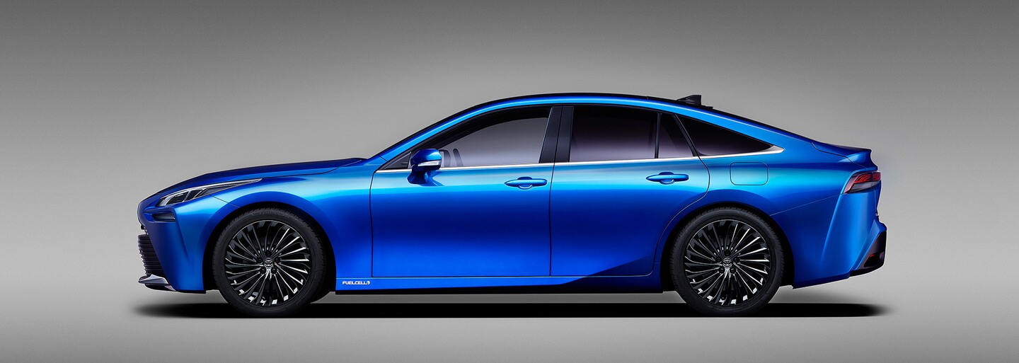 Nová vodíková Toyota Mirai slibuje dojezd až 850 kilometrů