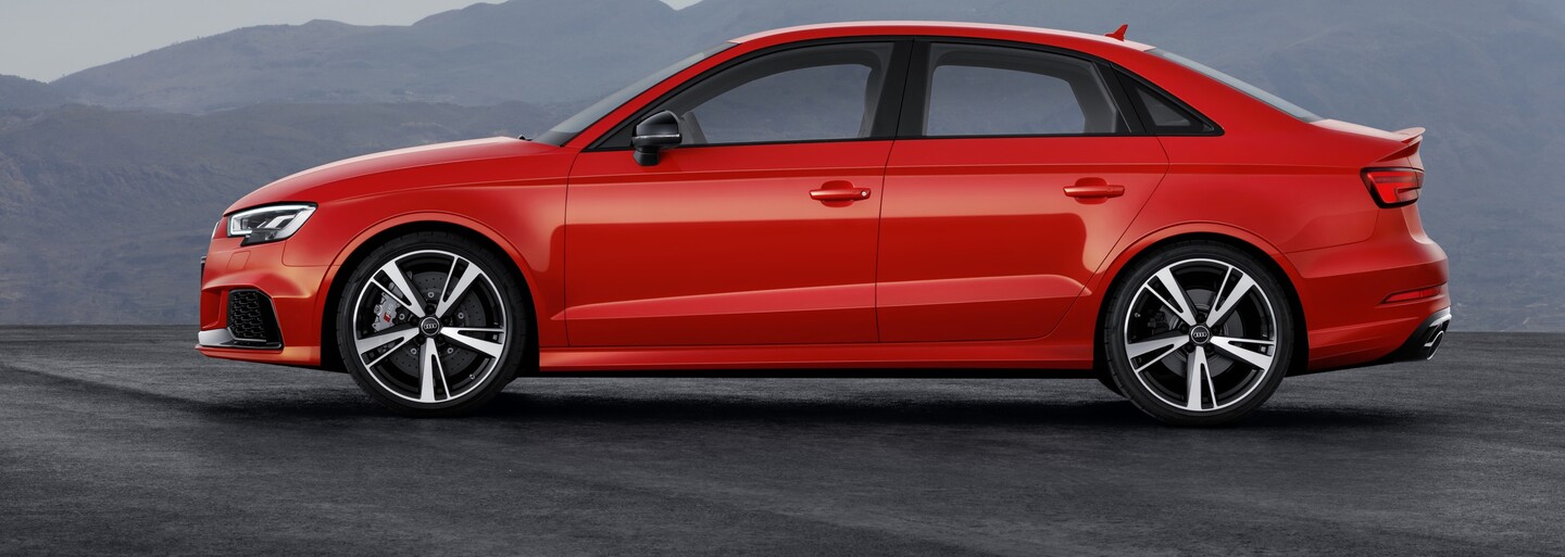 Nové Audi RS3 Sedan se 400koňovým pětiválcem se stává výkonnostním králem svého segmentu!