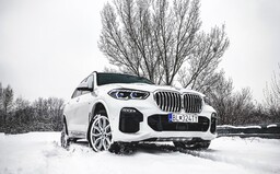 Nové BMW X5 posúva levely. Takto zábavné naftové SUV doposiaľ bavorská automobilka nemala