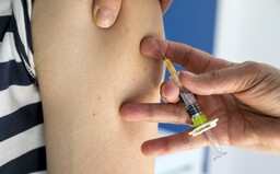 Nové výsledky: Vakcína Pfizeru je bezpečná a účinná na 95 %