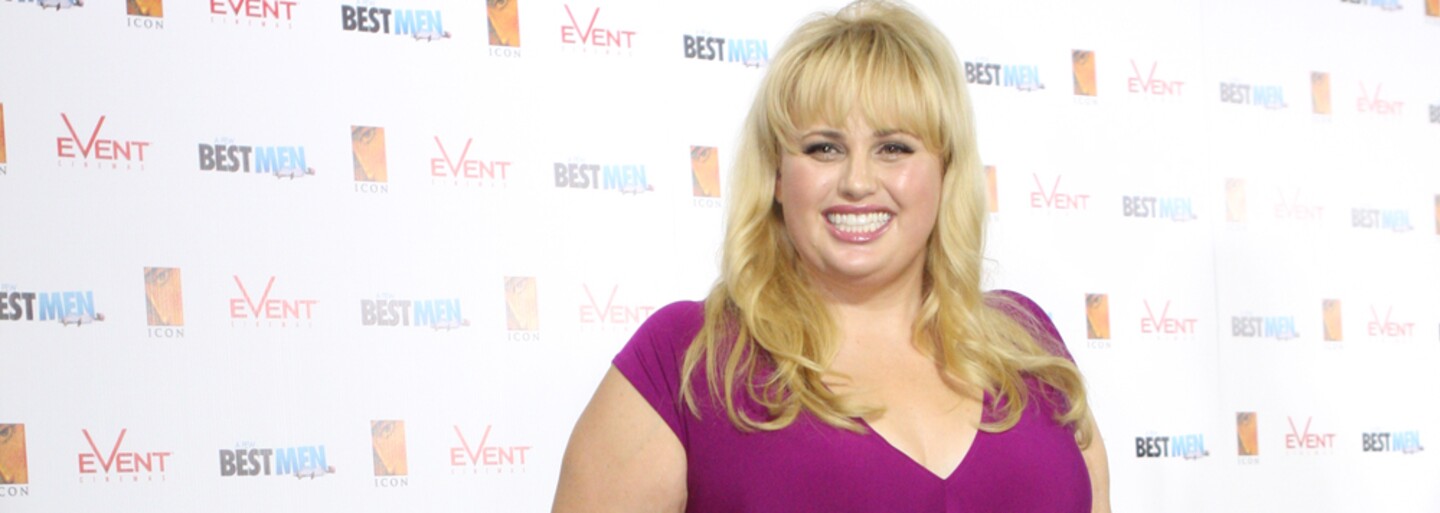 Novinář donutil herečku Rebel Wilson „vyoutovat“ se