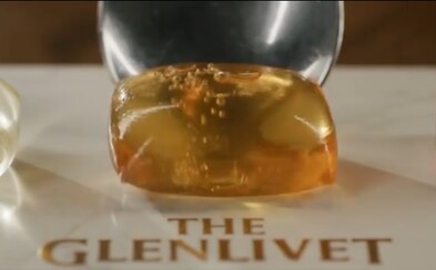 Novodobý způsob pití alkoholu? The Glenlivet přišli se skotskou whisky, která je v kapslích Novodobý způsob pití alkoholu? The Glenlivet přišli se skotskou whisky, která je v kapslích