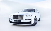 Nový "baby" Rolls-Royce je realitou. Oázu luxusu a pokoja naďalej poháňa 6,75-litrová V12-ka
