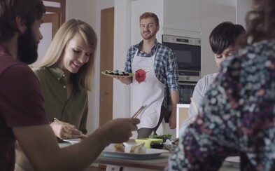Nový konflikt na slovenskej reklamnej scéne? Dva konkurenčné obchodné reťazce si zo seba vzájomne uťahujú v reklamných spotoch Nový konflikt na slovenskej reklamnej scéne? Dva konkurenčné obchodné reťazce si zo seba vzájomne uťahujú v reklamných spotoch