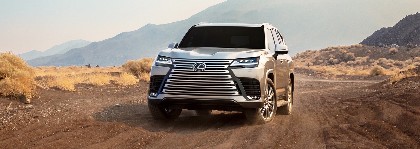 Nový Lexus LX láka na obrovskú masku, luxusný interiér a terénne schopnosti
