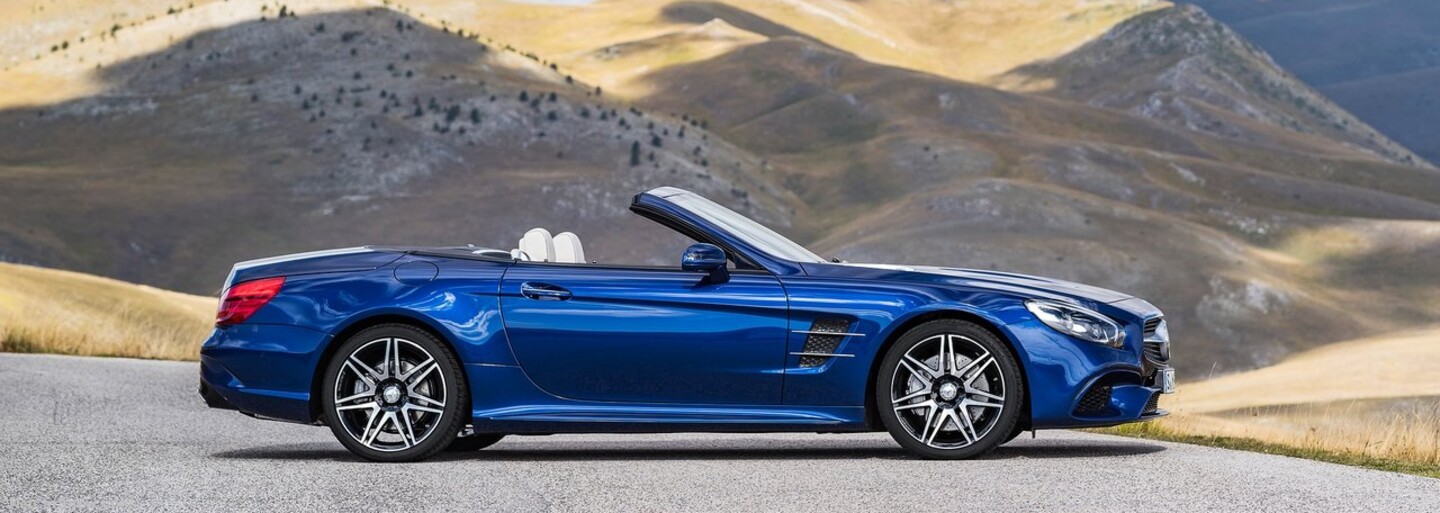 Nový Mercedes-Benz SL, včetně 630koňové dvanáctiválcové AMG verze, oficiálně přichází