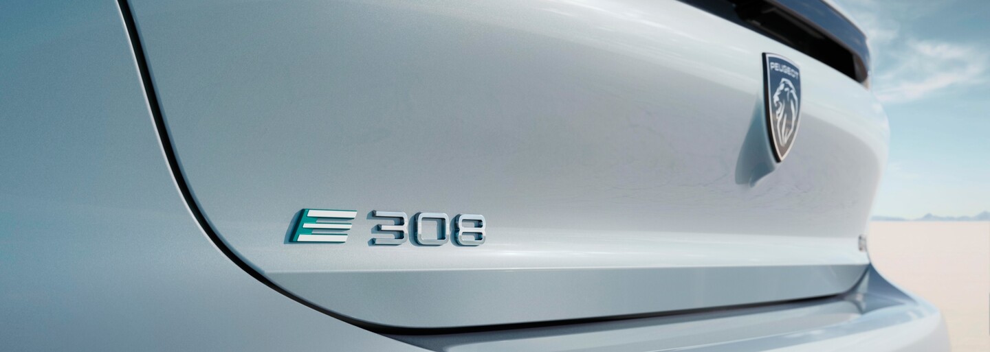 Nový Peugeot 308 prichádza už aj ako elektromobil s dojazdom vyše 400 kilometrov