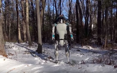 Nový robot od Googlu je nezastavitelný. Jmenuje se Atlas, ale klidně mu mohli dát jméno Terminátor Nový robot od Googlu je nezastavitelný. Jmenuje se Atlas, ale klidně mu mohli dát jméno Terminátor