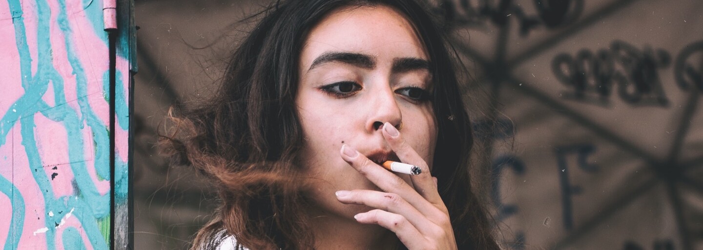 Nový Zéland chce z další generace vychovat nekuřáky. Mladí si od roku 2027 zřejmě nebudou moci koupit cigarety
