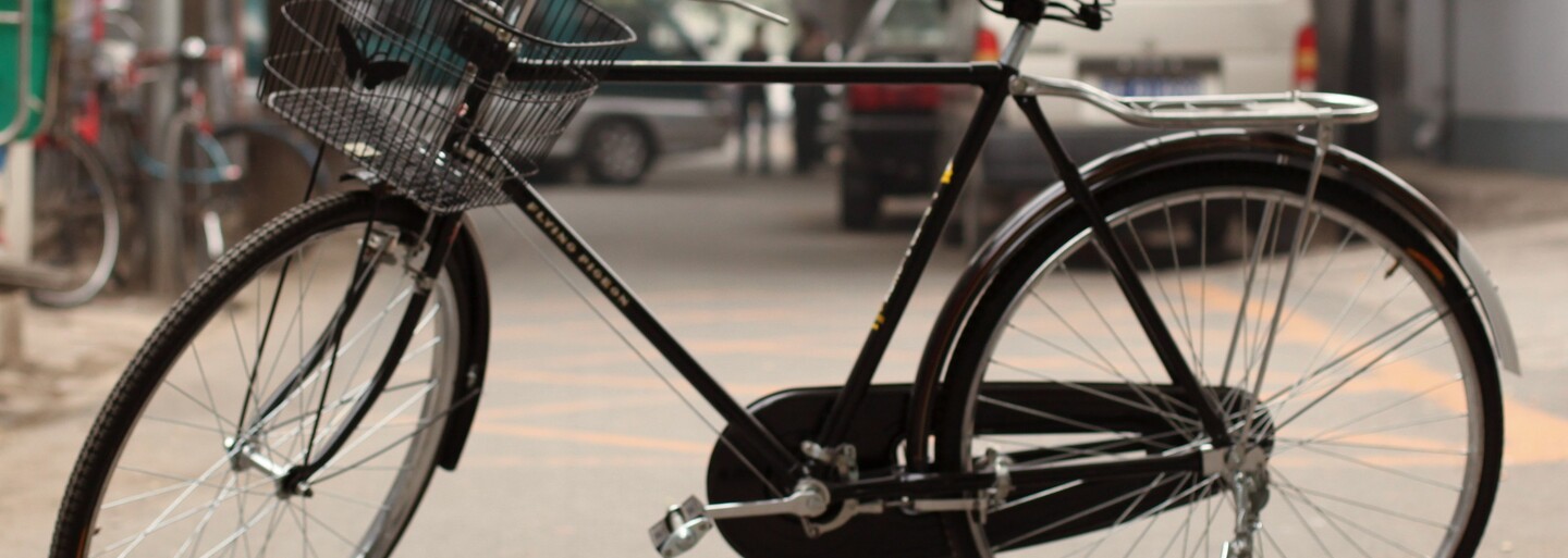 Nudisti v Brne prenasledovali zlodeja bicykla