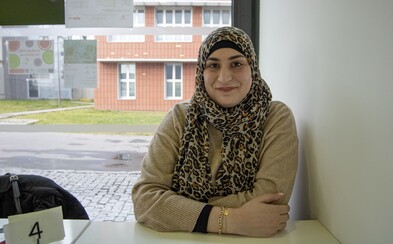 Nur Ashraf Bekai učí romské děti ve vyloučené lokalitě. Do Česka přišla z Libanonu (Rozhovor) Nur Ashraf Bekai učí romské děti ve vyloučené lokalitě. Do Česka přišla z Libanonu (Rozhovor)