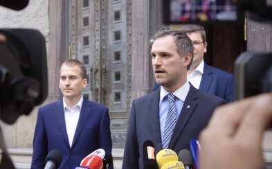 O pražských politicích, které musí hlídat policie kvůli ruskému agentovi, píše už i BBC O pražských politicích, které musí hlídat policie kvůli ruskému agentovi, píše už i BBC